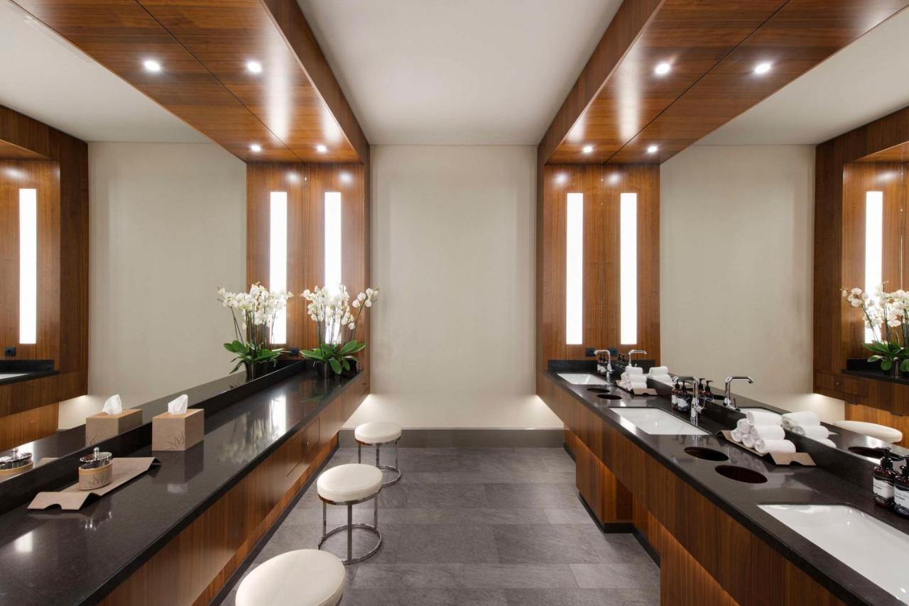 Grand Hotel Kempinski Riga Bagian luar foto The bathrooms at the airport