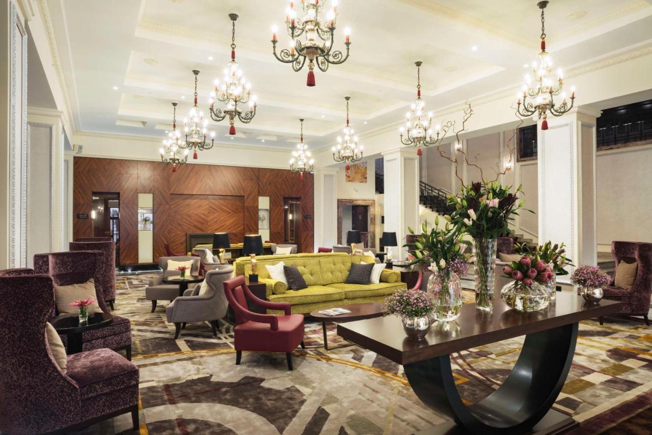 Grand Hotel Kempinski Riga Bagian luar foto The lobby of the hotel