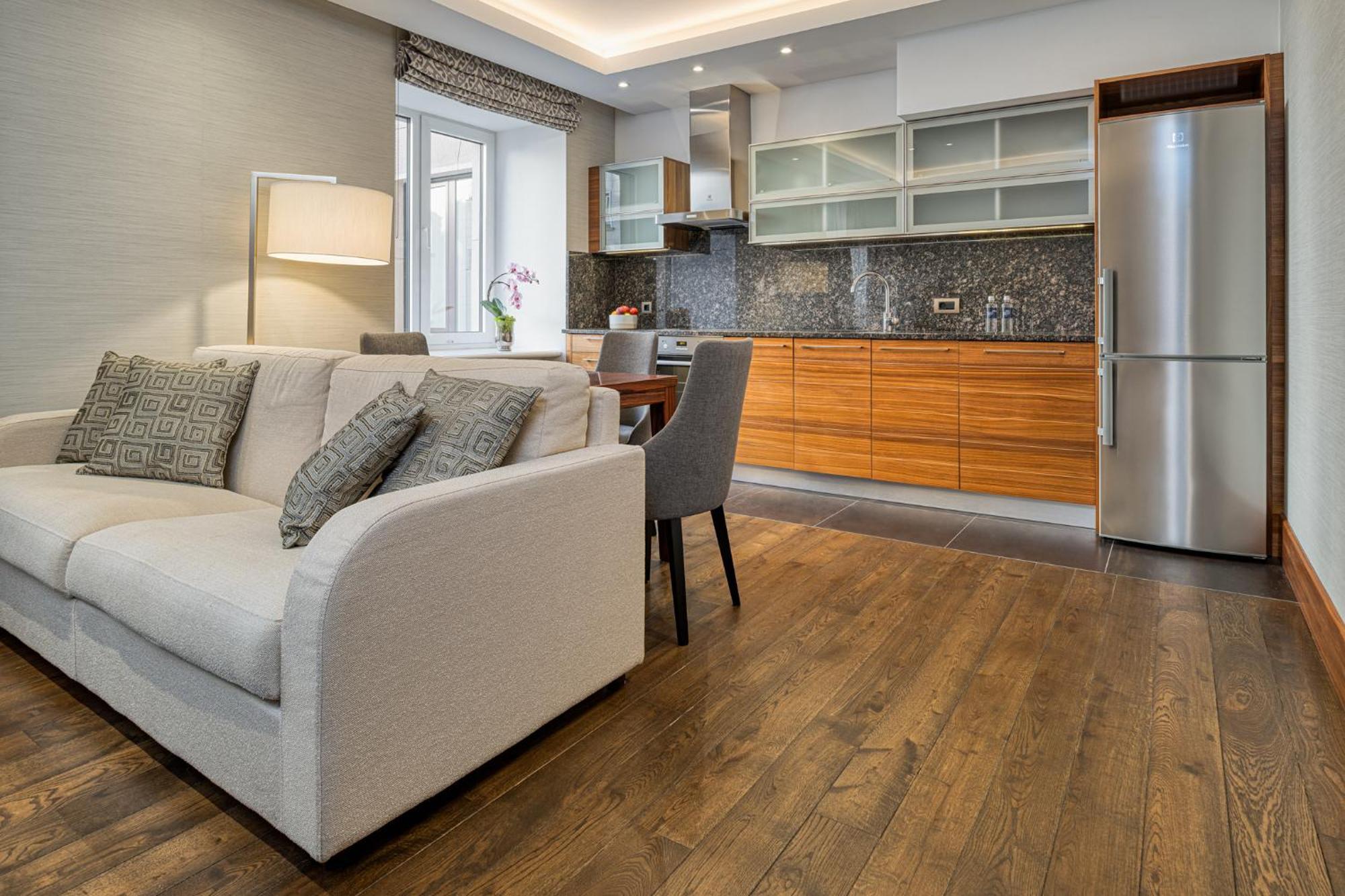 Grand Hotel Kempinski Riga Bagian luar foto Laminate flooring