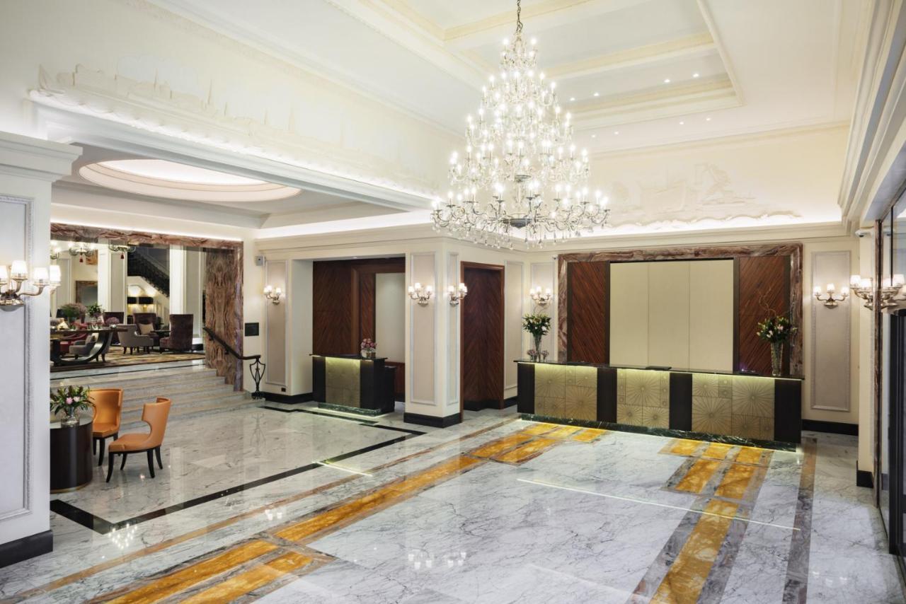 Grand Hotel Kempinski Riga Bagian luar foto The lobby of the hotel