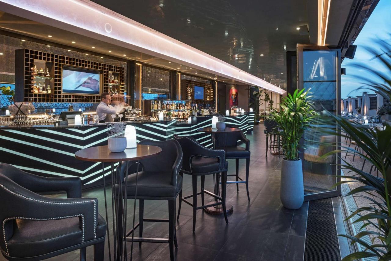 Grand Hotel Kempinski Riga Bagian luar foto The bar at the Sky Bar