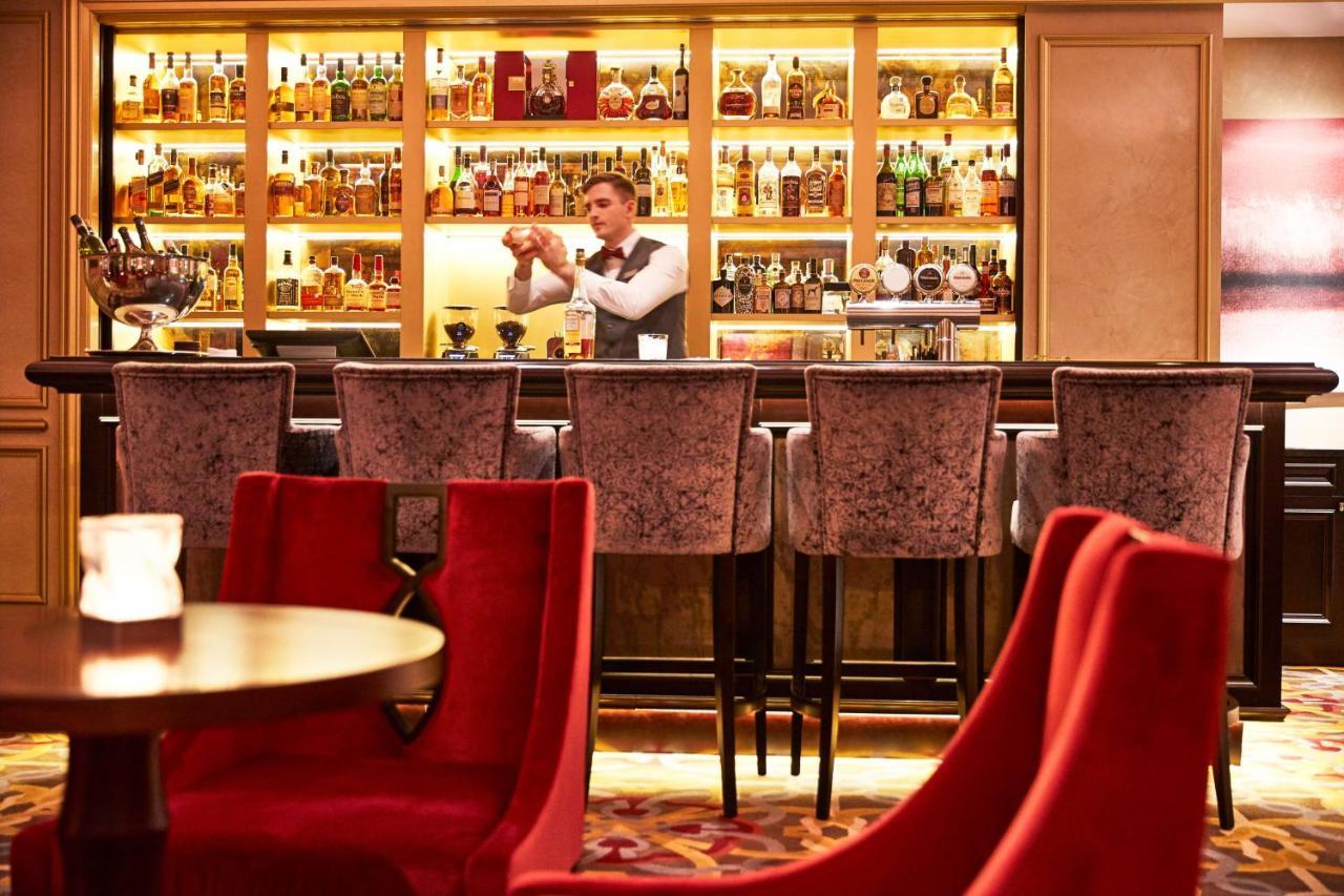 Grand Hotel Kempinski Riga Bagian luar foto The bar at the Concourse